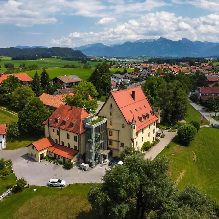 Schloss Zu ホテル 3*