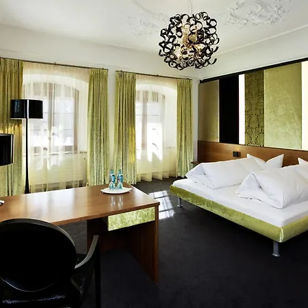 ホテル Schloss Zu 3*
